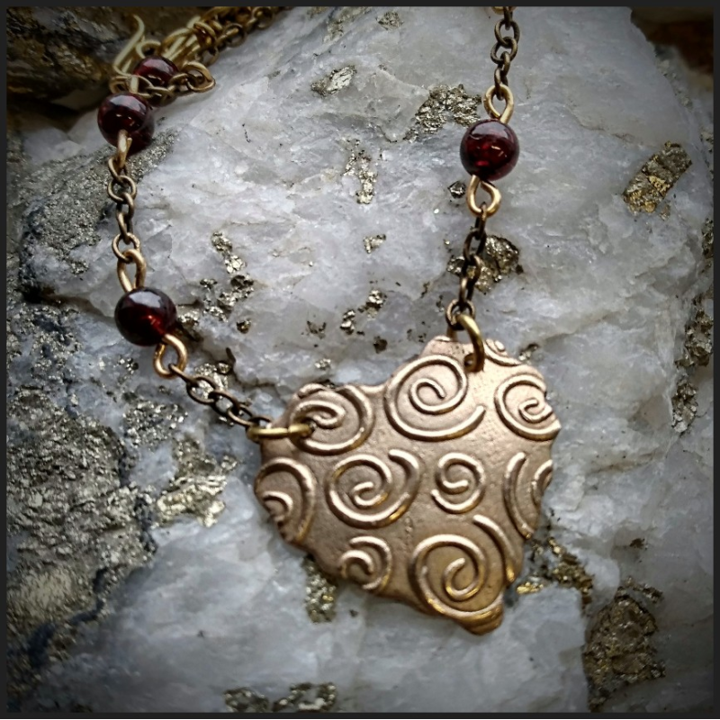 Collier en bronze No 1