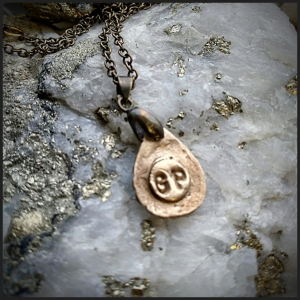 Collier en bronze No 4