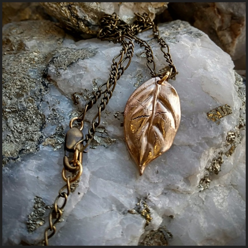 Pendentif en bronze No 7