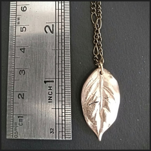 Pendentif en bronze No 7