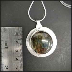 Collier en argent et labradorite No 3