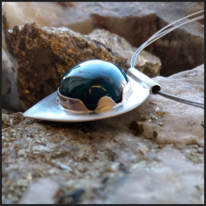 Silver and drageon scale agate necklace No 2