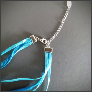 Collier en verre No 145