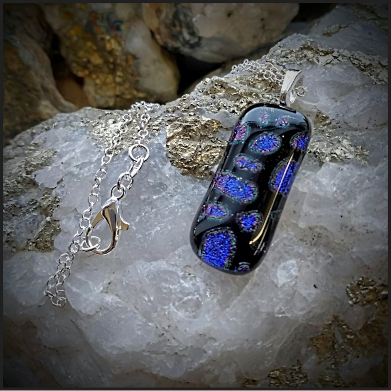 Fused glass pendant No 94