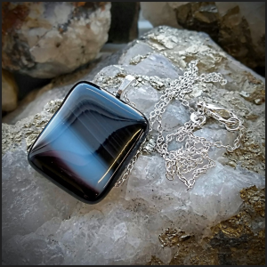 Fused glass pendant No 104