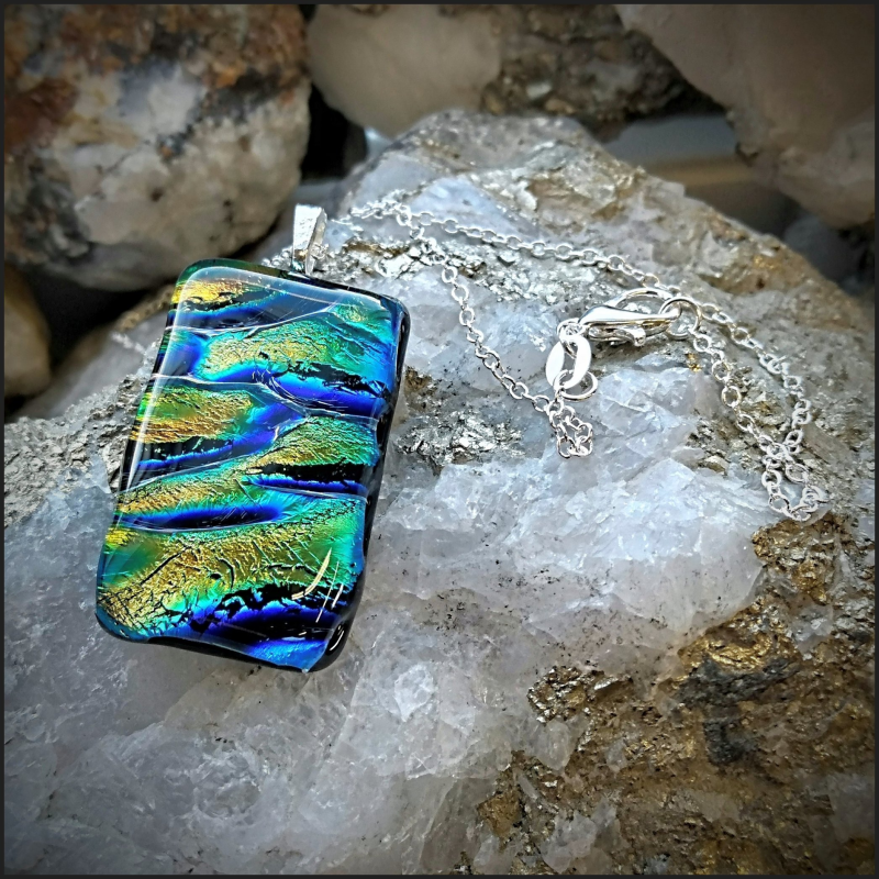 Fused glass pendant No 109