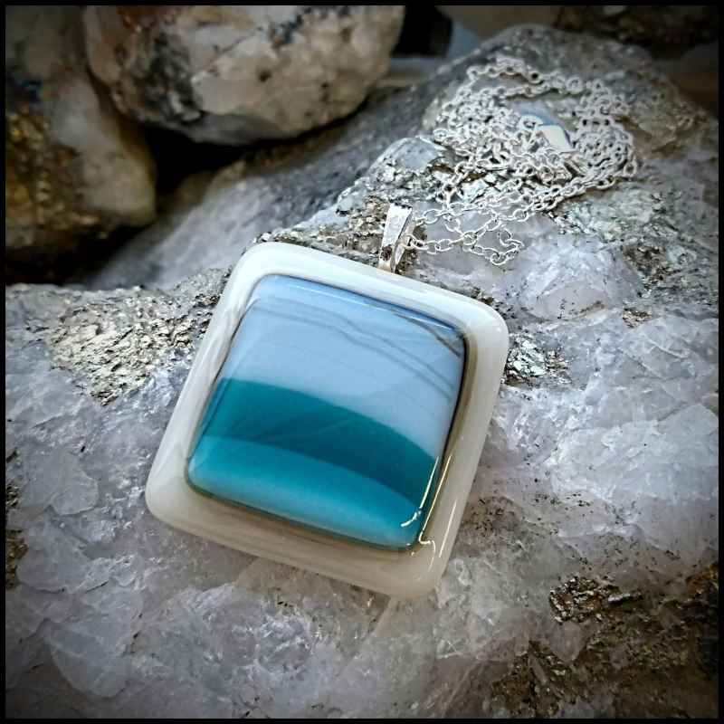 Fused glass pendant No 112