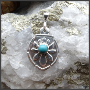 Pendentif en argent fin lotus