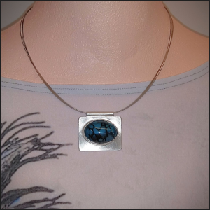 Silver and drageon scale agate necklace No 1